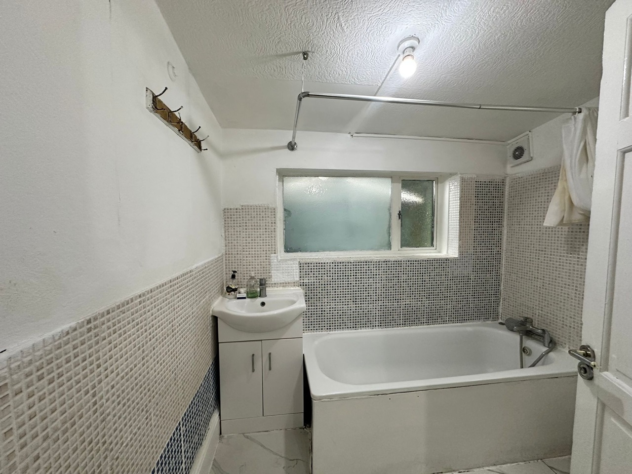 property primary image