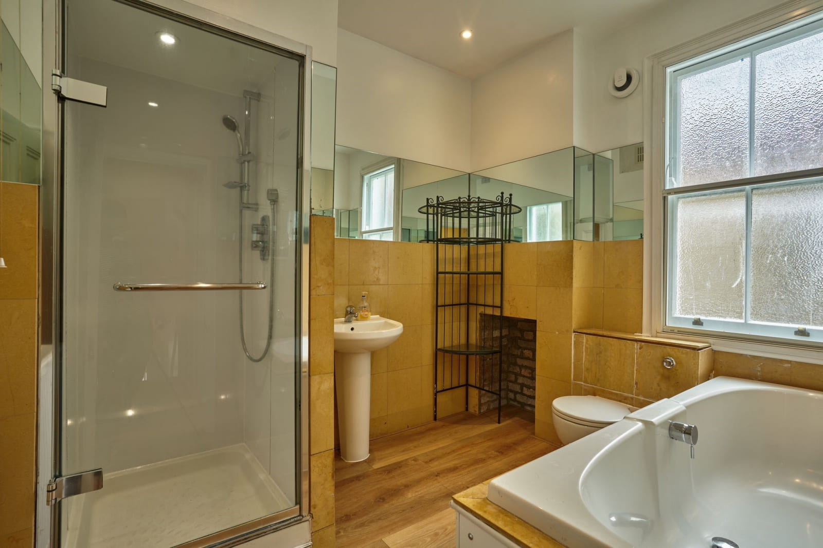 property primary image